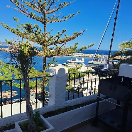 Private Rear With Bathroom In Large Penthouse Front Line Puerto Banus. Bar, Sporting Events Tv, Huge Terrace With Jacuzzis, Sauna On Premises. Guest house *