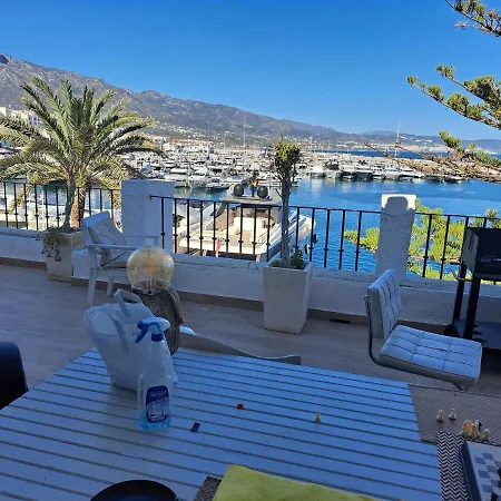 Private Rear With Bathroom In Large Penthouse Front Line Puerto Banus. Bar, Sporting Events Tv, Huge Terrace With Jacuzzis, Sauna On Premises. Guest house