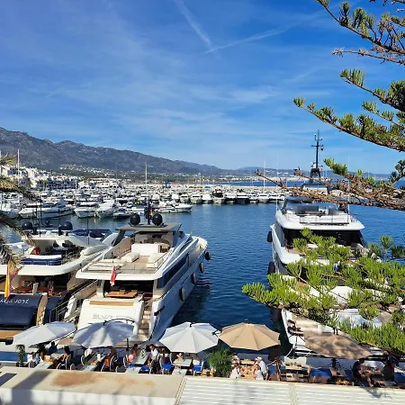 Private Rear With Bathroom In Large Penthouse Front Line Puerto Banus. Bar, Sporting Events Tv, Huge Terrace With Jacuzzis, Sauna On Premises. Guest house